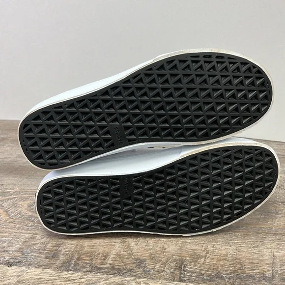 SOLD Straye Find Your Grind “The Future Belongs To The Misfits” Sneakers - Picture 7 of 10